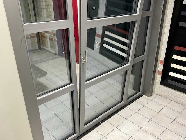 Aluminium kozijn met screen - afbeelding 3 van  8