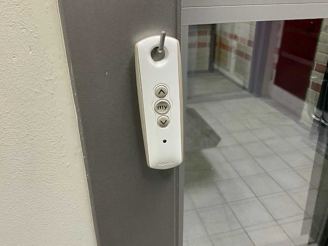 Aluminium kozijn met screen - afbeelding 8 van  8