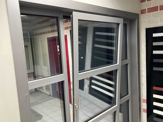 Aluminium kozijn met screen - afbeelding 3 van  9