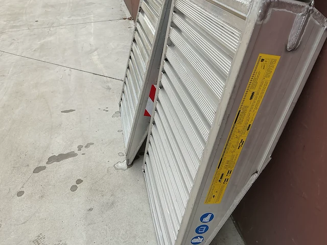 Aluminium laadrampen / oprijplaten metalmec m140/10sh – 7.500 kg per set - afbeelding 4 van  5