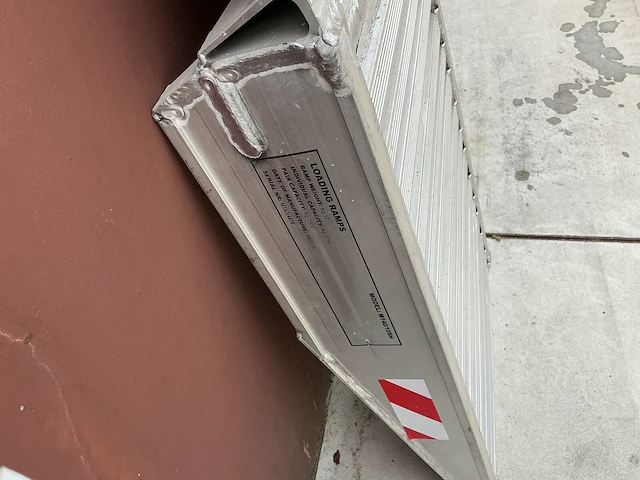 Aluminium laadrampen / oprijplaten metalmec m140/10sh – 7.500 kg per set - afbeelding 5 van  5