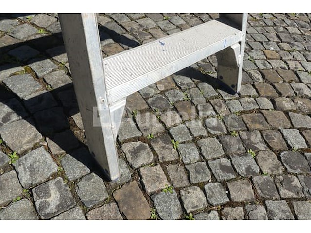 Aluminium ladder met 8 treden massief - afbeelding 1 van  6