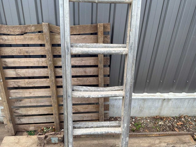 Aluminium ladder - afbeelding 4 van  7