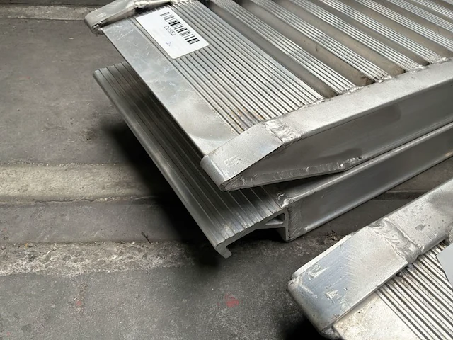 Aluminium oprijplaten met haak (ongebruikt) (2x) - afbeelding 5 van  5