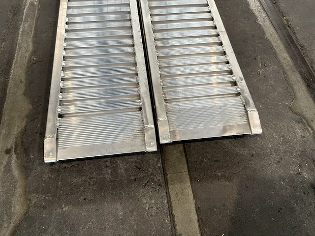 Aluminium oprijplaten met haak (ongebruikt) (2x) - afbeelding 5 van  5