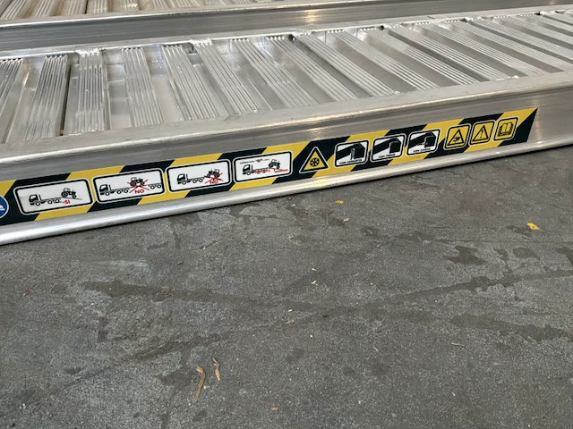 Aluminium oprijplaten met haak (ongebruikt) (2x) - afbeelding 2 van  5