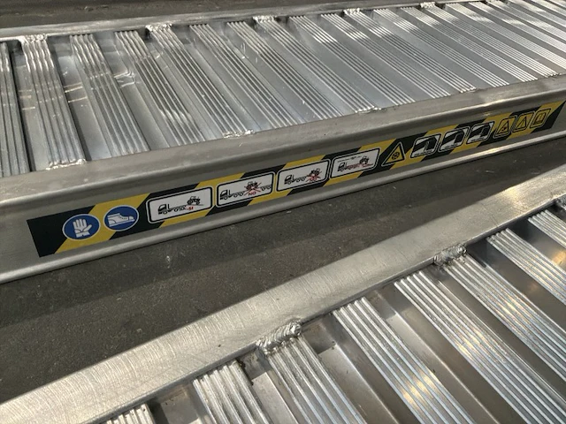 Aluminium oprijplaten met lip (ongebruikt) (2x) - afbeelding 2 van  4