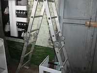 Aluminium plooiladder - afbeelding 1 van  4