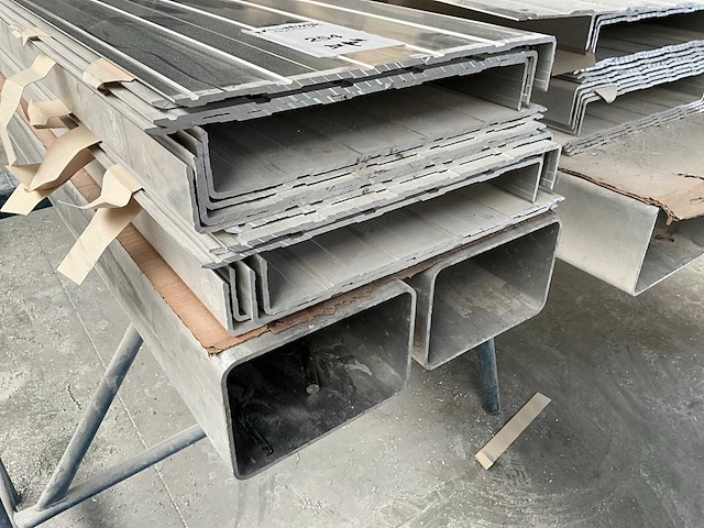Aluminium profielen (66x) - afbeelding 2 van  9