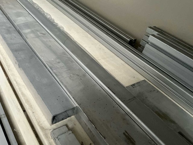 Aluminium profielen met gratis winkelrekken - afbeelding 10 van  11