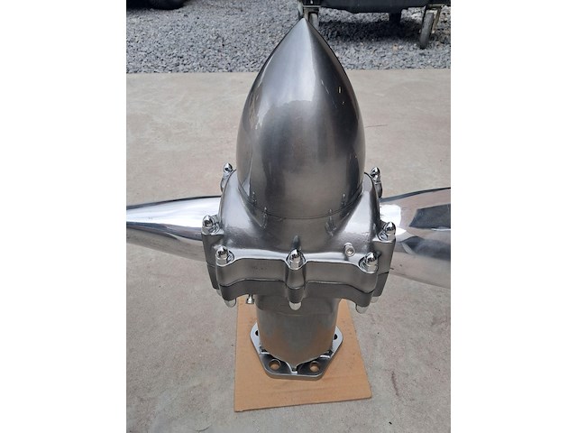 Aluminium propellor van gevechtsvliegtuig l 2200 mm b 180 mm h 480 mm - afbeelding 11 van  13