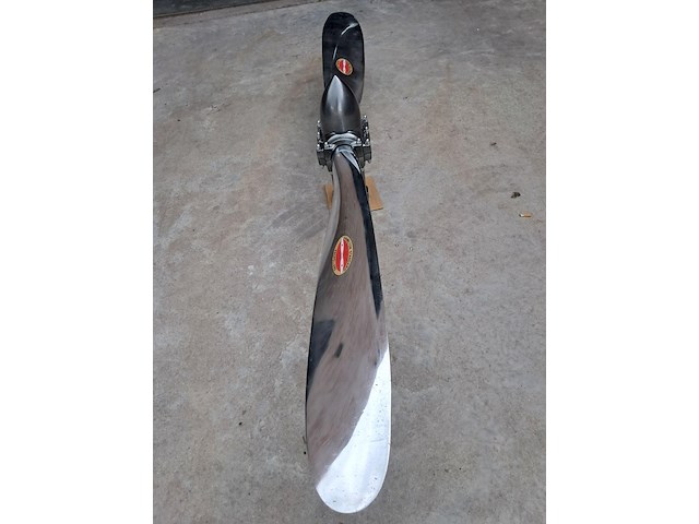Aluminium propellor van gevechtsvliegtuig l 2200 mm b 180 mm h 480 mm - afbeelding 13 van  13