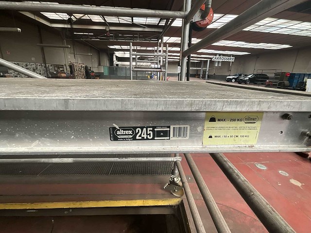 Aluminium rolsteigers met platform, op wielen - afbeelding 1 van  3