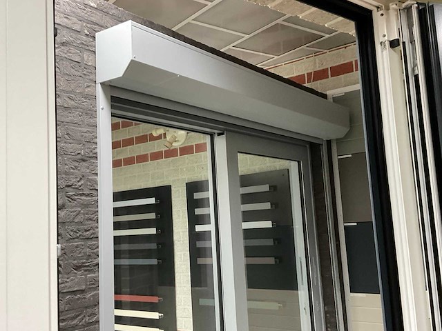 Aluminium schuifpui met rolluik - afbeelding 2 van  7