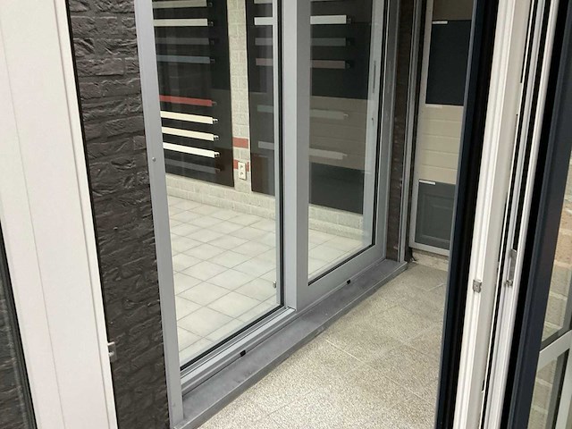 Aluminium schuifpui met rolluik - afbeelding 3 van  7