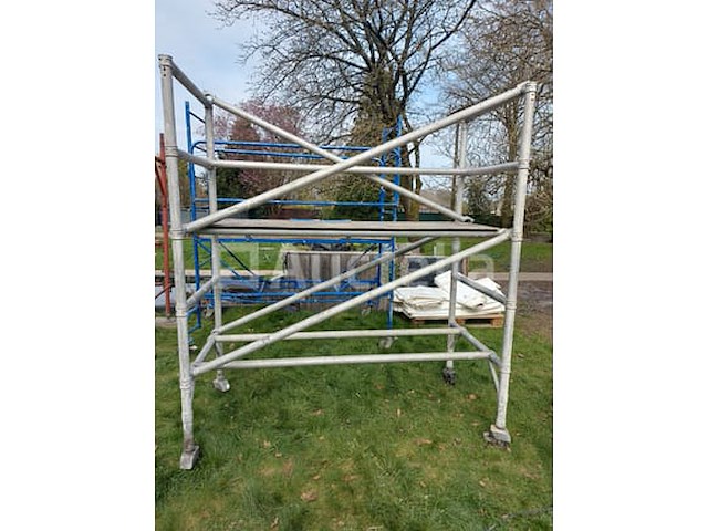 Aluminium steigers voor schilders - afbeelding 1 van  2