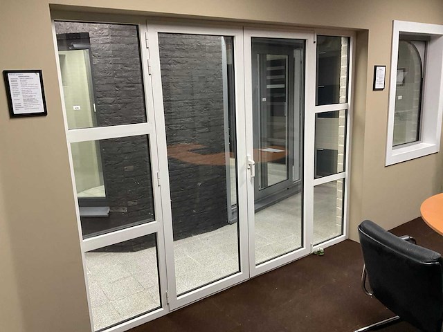 Aluminium stolpkozijn - afbeelding 1 van  1