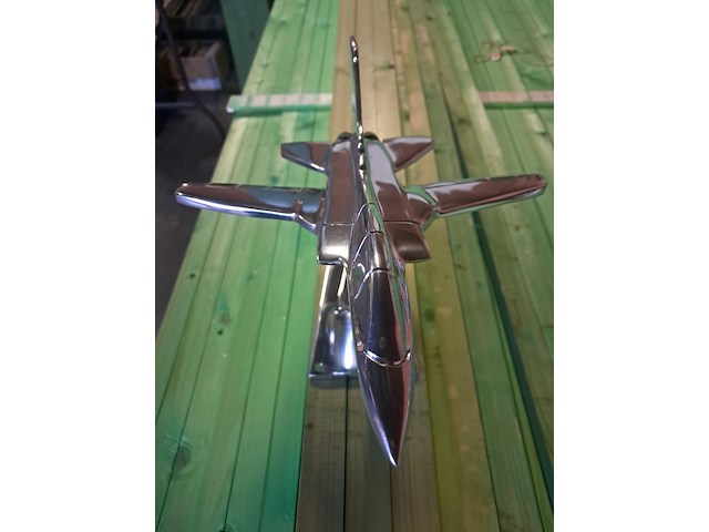 Aluminium tornado vliegtuig h 210 mm l 300 mm b 240 mm - afbeelding 1 van  6