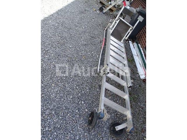 Aluminium trap (11 treden + 6 treden) als toegangsmateriaal voor platen - afbeelding 1 van  6