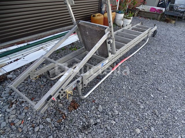Aluminium trap (11 treden + 6 treden) als toegangsmateriaal voor platen - afbeelding 6 van  6