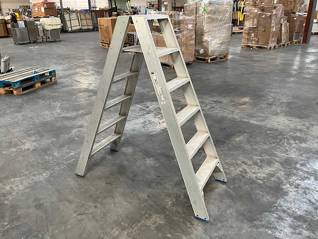 Aluminium trap - afbeelding 1 van  5