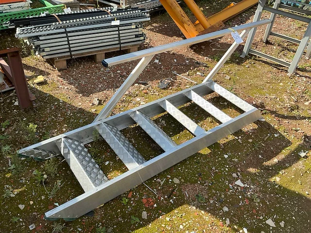 Aluminium trap - afbeelding 1 van  3