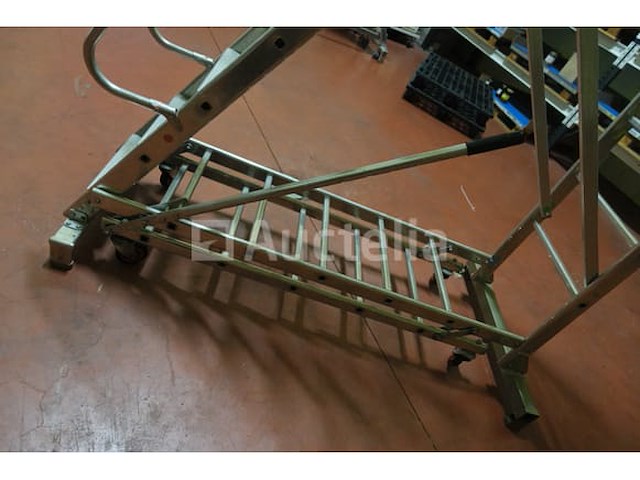 Aluminium trapladder met andré-leuningen - afbeelding 6 van  10