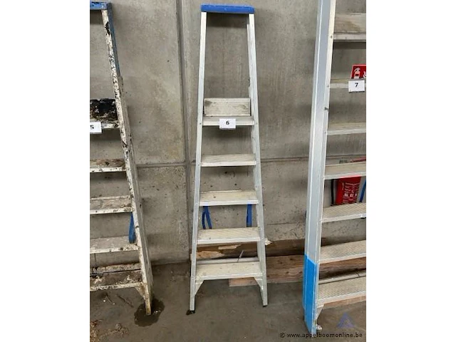 Aluminium trapladder solide, 5 treden - afbeelding 1 van  2