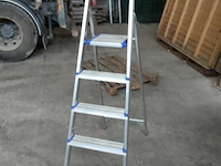 Aluminium trapladder - afbeelding 1 van  2