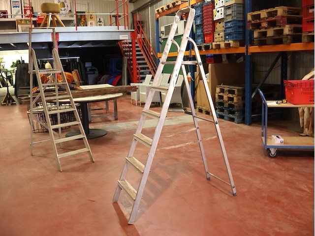 Aluminium trapladder - afbeelding 1 van  2