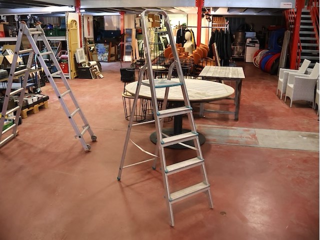 Aluminium trapladder - afbeelding 2 van  2