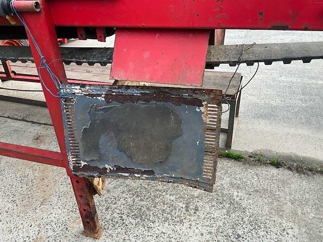 Amac stortbunker met transportband en sorteertafel - afbeelding 15 van  22