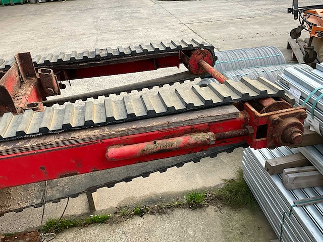 Amac stortbunker met transportband en sorteertafel - afbeelding 16 van  22