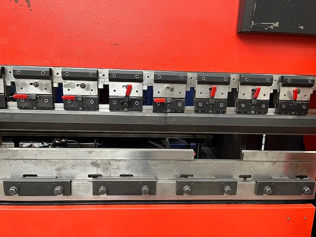 Amada - 2000 - hfe 130-3 - kantbank - afbeelding 2 van  7