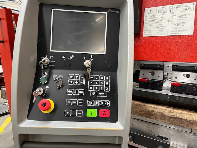 Amada - 2000 - hfe 130-3 - kantbank - afbeelding 3 van  7
