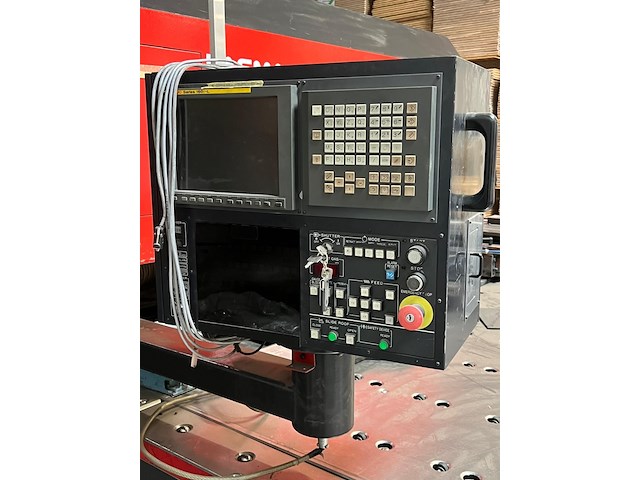 Amada nc-lasersnijmachine - afbeelding 10 van  13