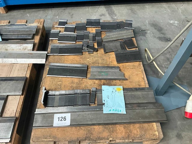 Amada snijmesset voor plaatschaar - afbeelding 1 van  5