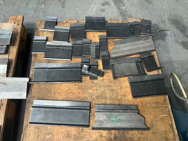 Amada snijmesset voor plaatschaar - afbeelding 2 van  5