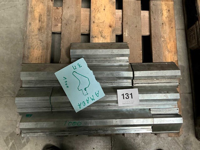 Amada snijmesset voor plaatschaar - afbeelding 1 van  3