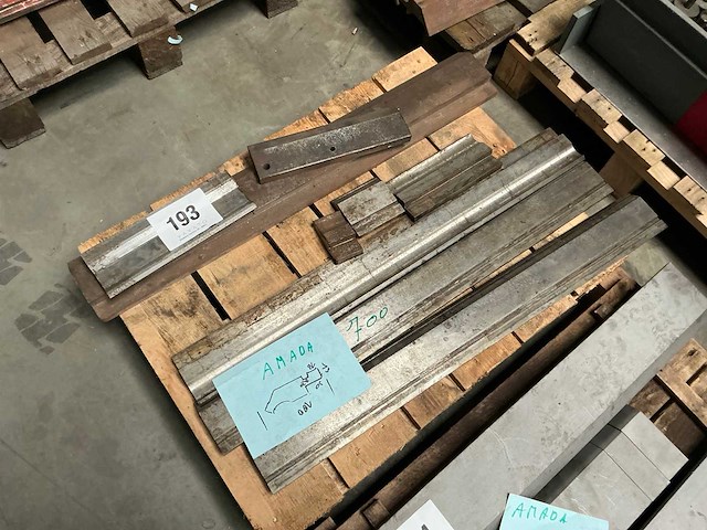 Amada snijmesset voor plaatschaar - afbeelding 1 van  5