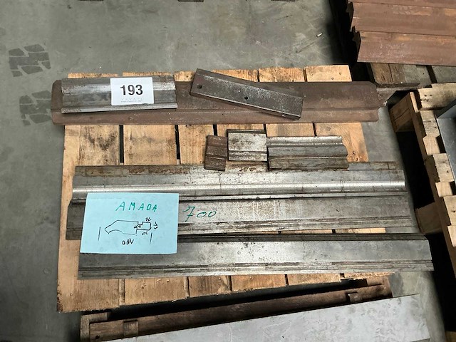 Amada snijmesset voor plaatschaar - afbeelding 2 van  5