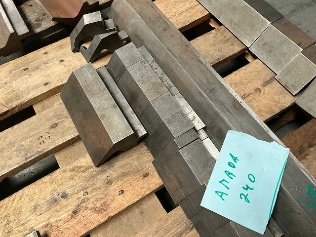 Amada snijmesset voor plaatschaar - afbeelding 2 van  5