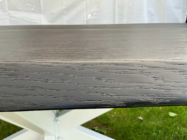 Ambachtelijke massief eiken eetkamertafel met witte matrixpoten - ca. 200 x 90 cm - afbeelding 3 van  9