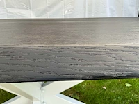 Ambachtelijke massief eiken eetkamertafel met witte matrixpoten - ca. 200 x 90 cm - afbeelding 3 van  9