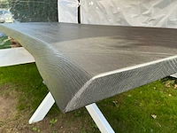 Ambachtelijke massief eiken eetkamertafel met witte matrixpoten - ca. 200 x 90 cm - afbeelding 4 van  9