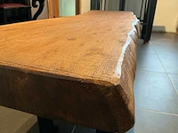 Ambachtelijke massief eiken salontafel met lintzaagafwerking - afbeelding 7 van  8