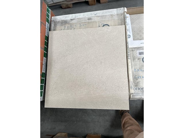 Amber nat 60x60 - afbeelding 1 van  1