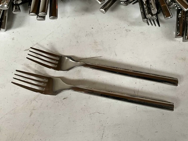Amefa partij vorken en steakmessen met micro karteling - afbeelding 3 van  7