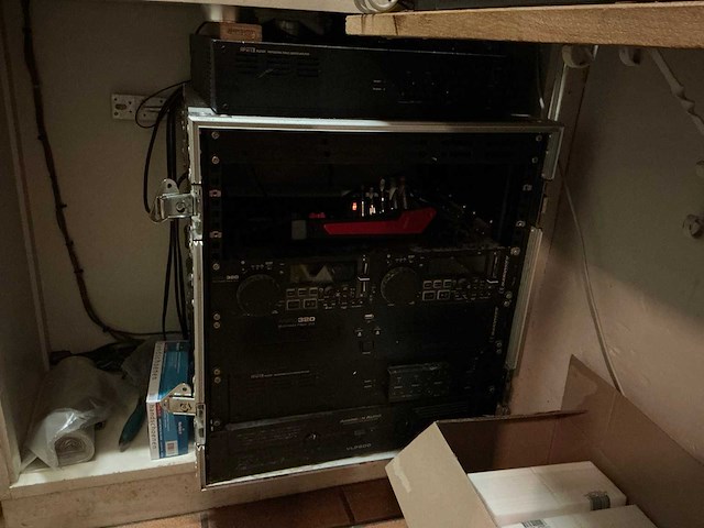 American audio muziekinstallatie - afbeelding 4 van  5