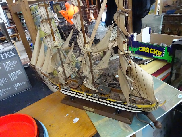 Americo vespucci hoogte 62cm - afbeelding 1 van  4